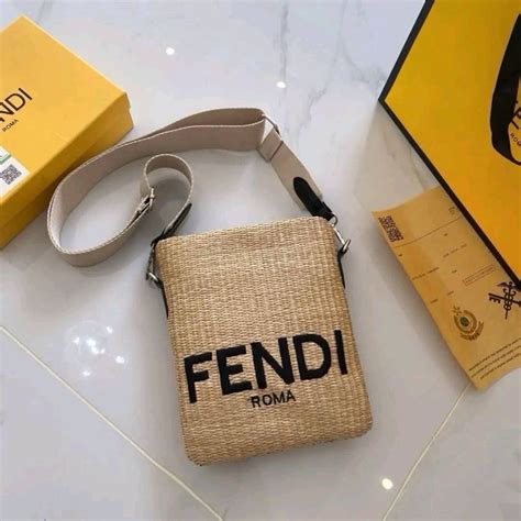 กระเป๋า fendi สะพายข้าง|fendi official website.